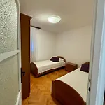 Apartman One *