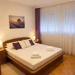 One Apartman *
